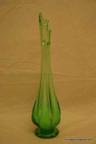 Appraisal: Vintage c Art Glass Bud VaseIn a soothing mint green