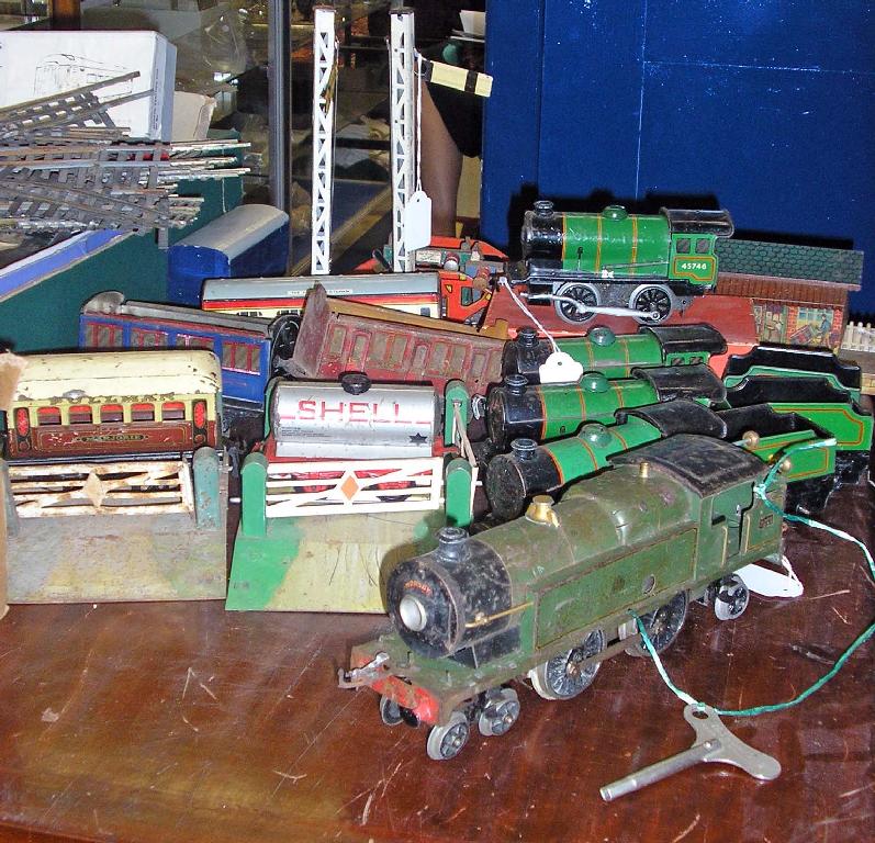 Appraisal: A Hornby O gauge GWR clockwork engine four others similar