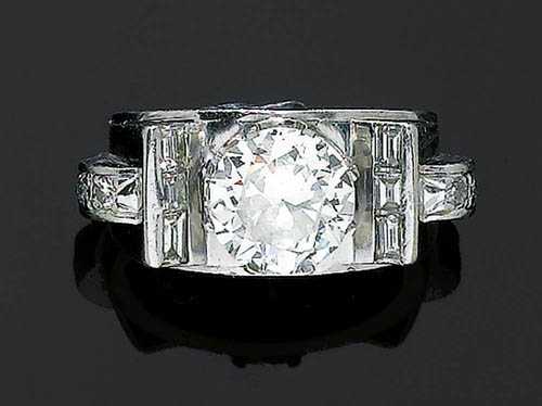 Appraisal: DIAMOND RING ca Platinum Elegant ring the top set with