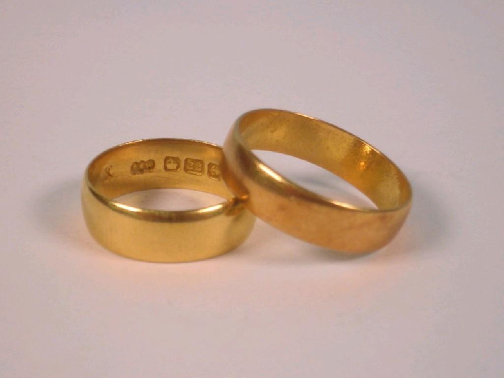 Appraisal: Two ct gold wedding bands total weight g