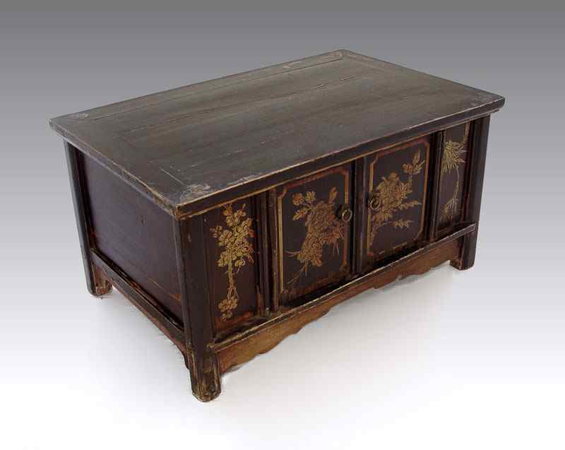 Appraisal: TH CENTURY CHINESE SHORT CHEST WITH SINGLE DRAWER Coffee table