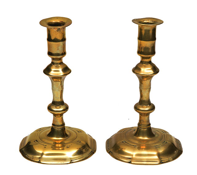 Appraisal: A PAIR OF TH CENTURY BRASS CANDLESTICKS with double knop