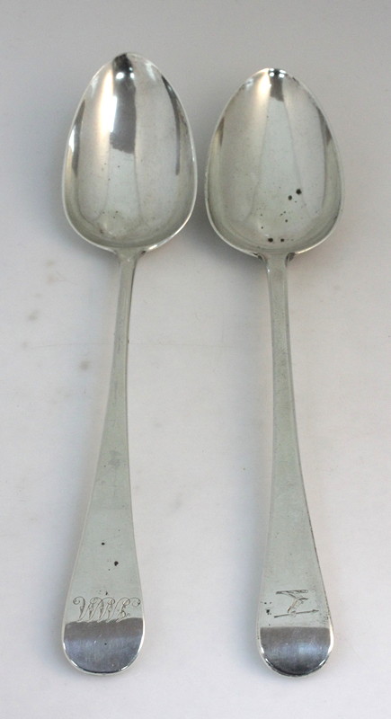 Appraisal: Two silver serving spoons of old English pattern Thomas Wallis