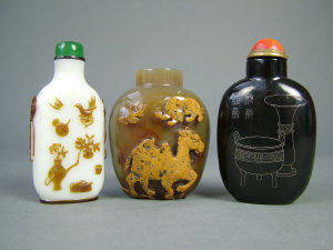 Appraisal: A Chinese sepia overlay snuff bottle Yangzhou School c -