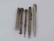 Appraisal: A mixed lot comprising a carat gold propelling pencil three