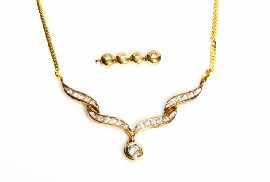 Appraisal: A ct gold round brilliant cut diamond set necklace estimated