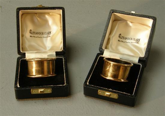 Appraisal: Pair of modern ct gold napkin rings maker's mark 'J