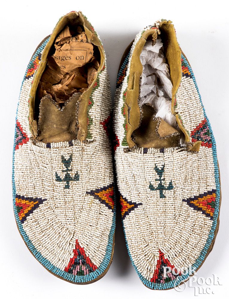 Appraisal: Pair of Native American Indian beaded moccasins Pair of Native