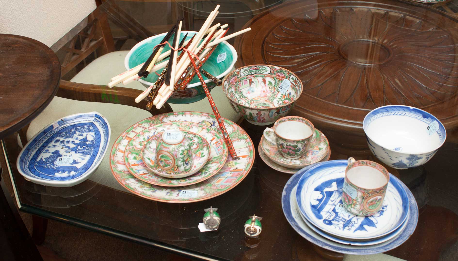 Appraisal: Assortment of oriental items including Canton and Rose Medallion china