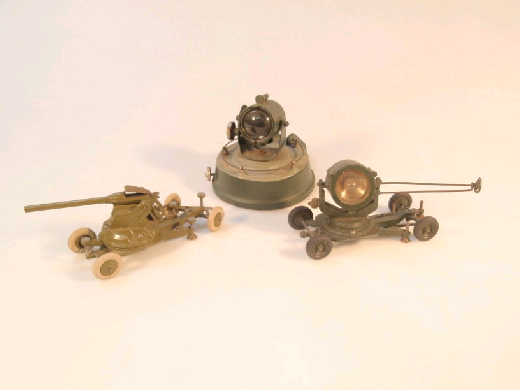 Appraisal: Britains anti aircraft -pounder gun Britains mobile search light and