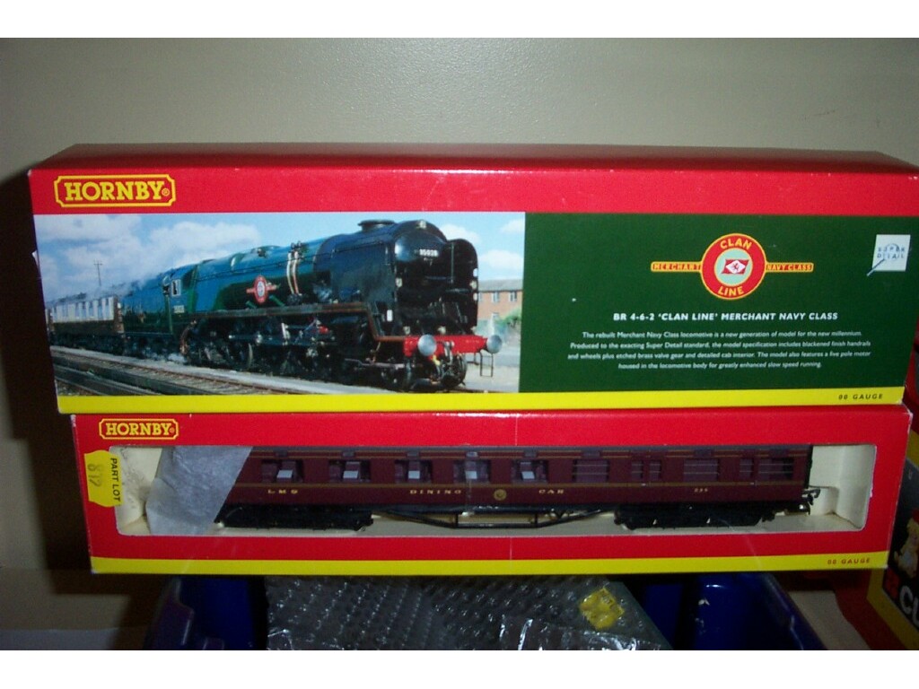 Appraisal: Hornby - - Merchant Navy Clan Line coaches ft dining