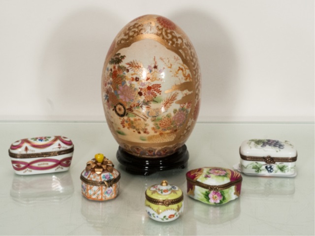 Appraisal: Five Handpainted Pill Boxes and a Satsuma Style Egg on