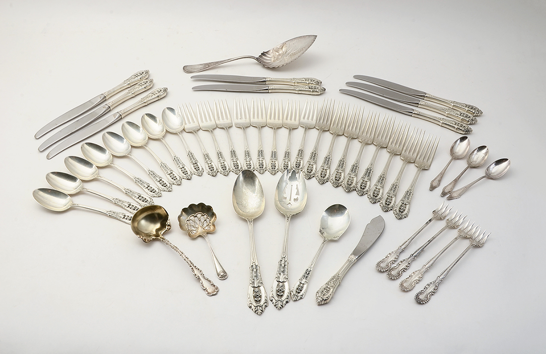 Appraisal: WALLACE ROSE POINT STERLING FLATWARE SERVICE Approx pieces in the