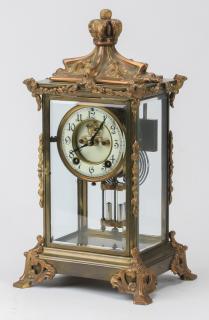 Appraisal: Continental mantel clock early th c Continental copper-plated bronze mantel