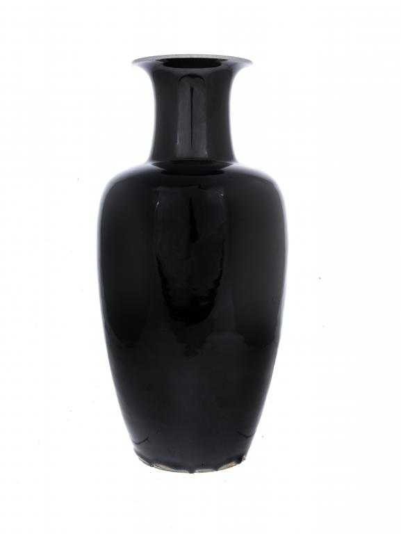 Appraisal: A CHINESE PORCELAIN MONOCHROME GLAZED VASE the fine black glaze