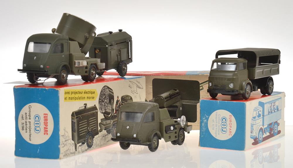 Appraisal: X CIJ MILITARY MODELS INCLUDING GROUPE PROJECTEUR ANTI-AERIEN CAMION MILITAIRE