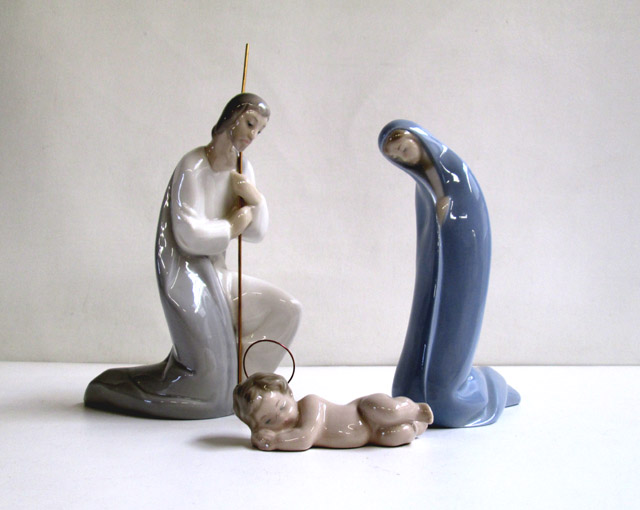 Appraisal: THREE PIECE LLADRO NATIVITY SET sculptor Fulgencio Garcia of soft