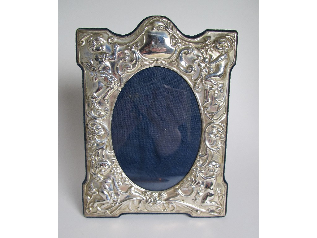 Appraisal: A silver mounted photograph frame by Carr's of Sheffield of