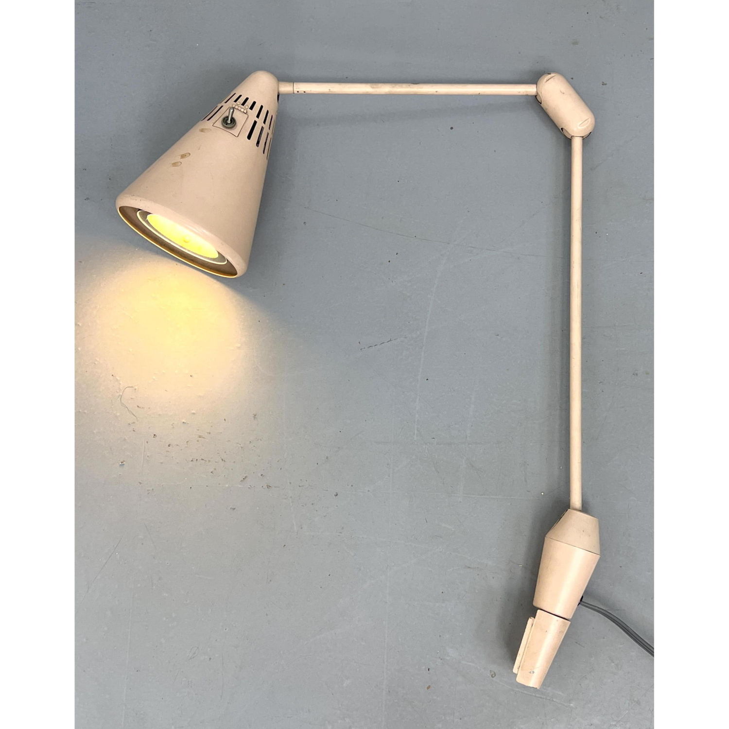 Appraisal: SWIVELIER Adjustable Arm Task Work Light Lamp Bas has screw