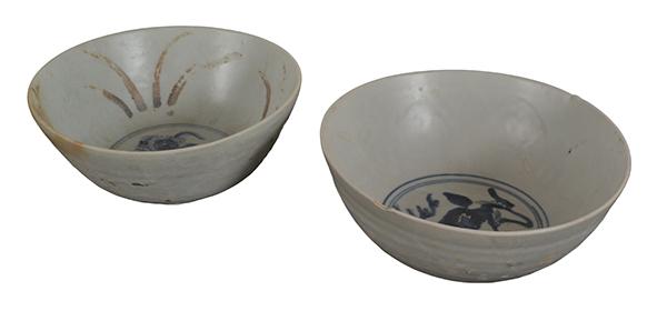 Appraisal: TWO CHINESE DEEP BLUE AND WHITE BOWLS BINH THUAN SHIPWRECK