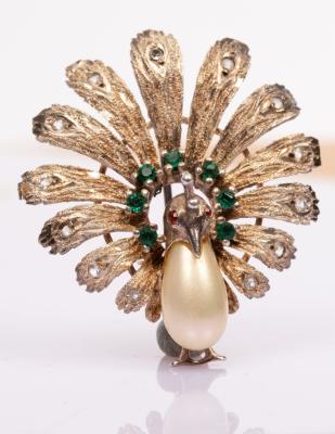 Appraisal: A novelty sterling silver costume brooch modelled as a peacock