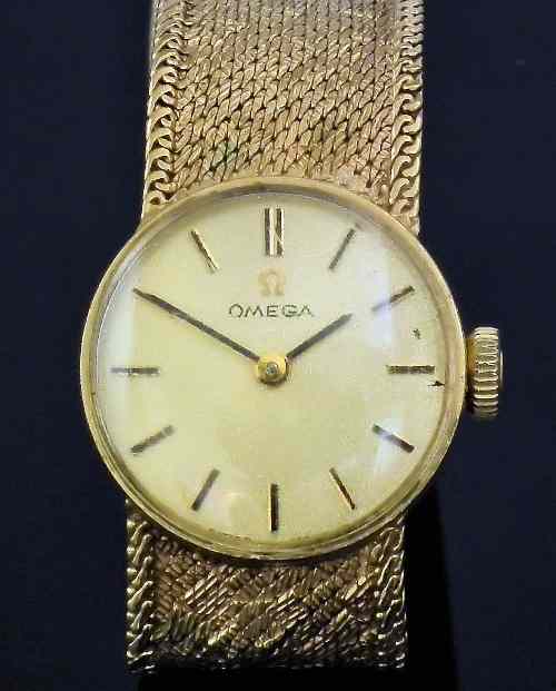 Appraisal: A modern lady's Omega wristwatch in ct gold case the