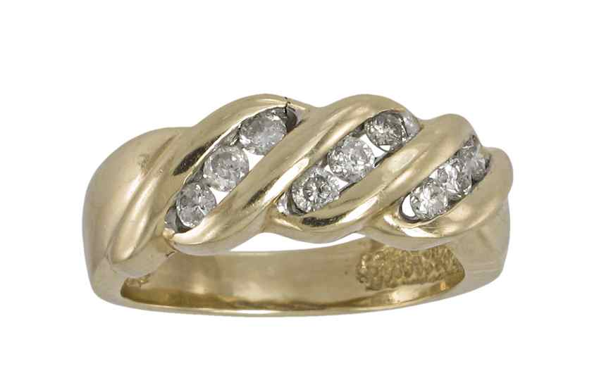 Appraisal: KT DIAMOND AND GOLD ROPE STYLE RING K yellow gold