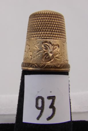 Appraisal: Simons silver gilt thimble leaf design on band and cartouche