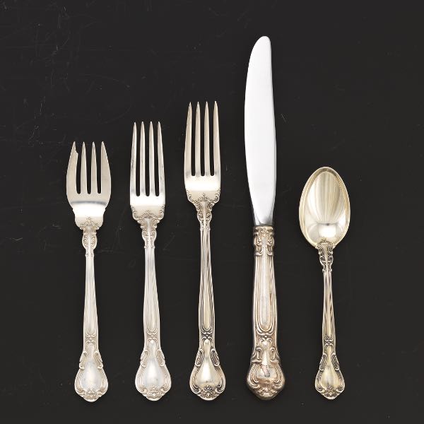 Appraisal: GORHAM FLATWARE SET CHANTILLY PATTERN Totaling pieces including forks L