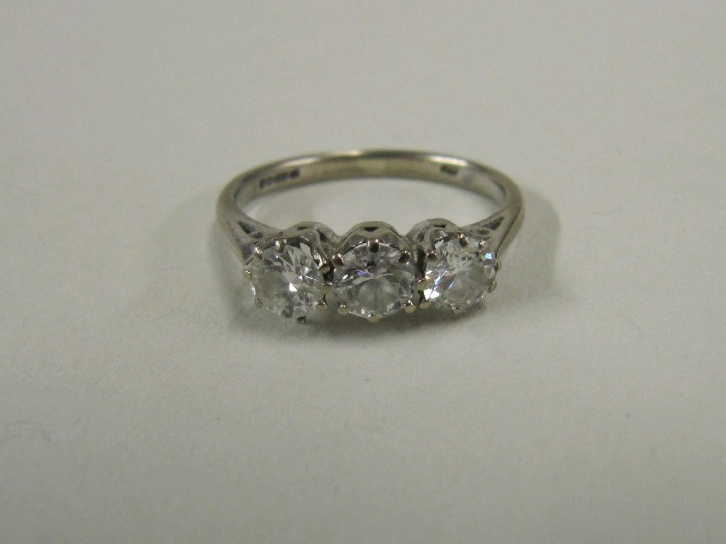 Appraisal: Eighteen carat white gold diamond three stone ring with three