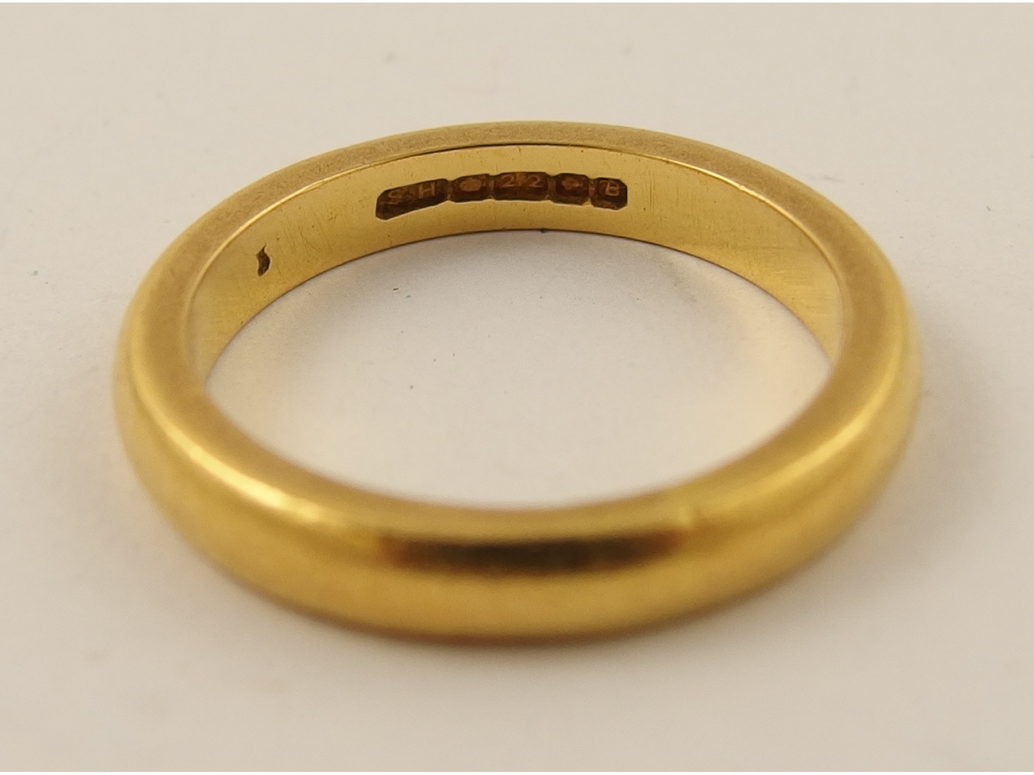 Appraisal: A ct wedding band approx weight gms