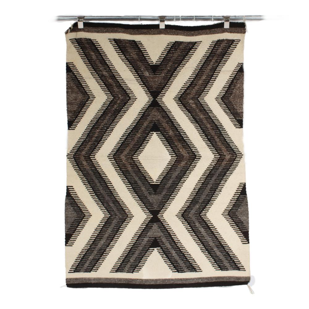 Appraisal: NAVAJO NATIVE AMERICAN CRYSTAL PATTERN WEAVING RUG IN BROWN GRAY