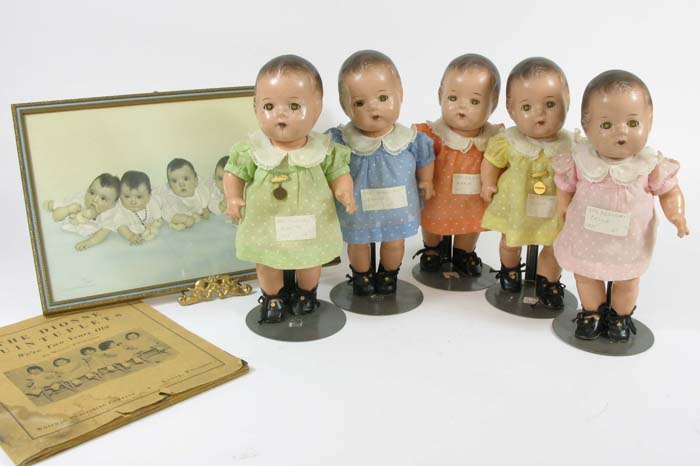 Appraisal: ALEXANDER DIONNE QUINTUPLETS SET in including Yvonne yellow dress Annette