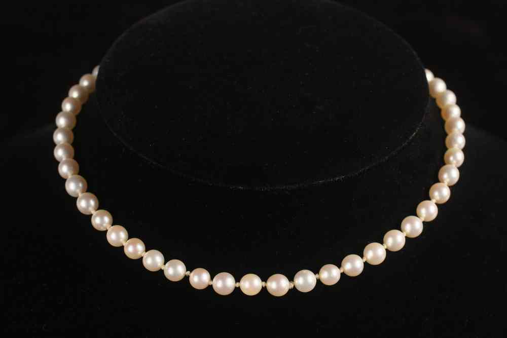 Appraisal: NECKLACE - Vintage and mm pearl necklace K yellow gold