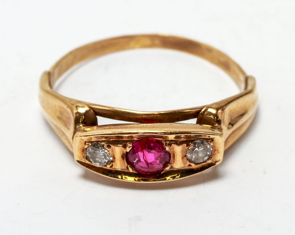 Appraisal: Yellow Gold Ruby Diamonds Ring K yellow gold ruby and