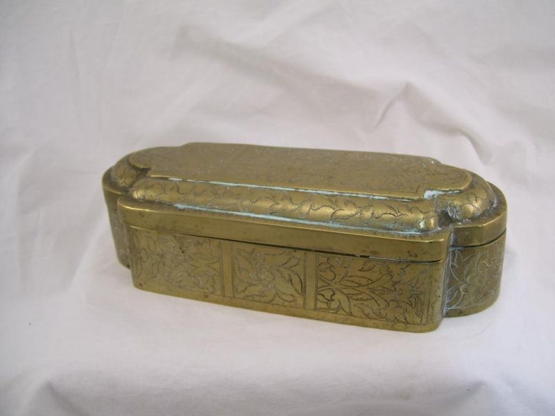 Appraisal: Brass th c Tobacco Box Brass tobacco box with copper