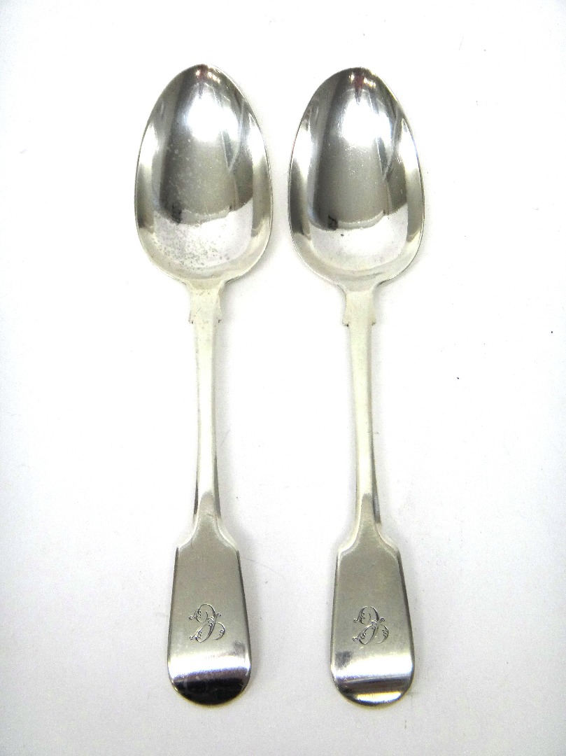 Appraisal: A pair of William IV silver fiddle pattern tablespoons each