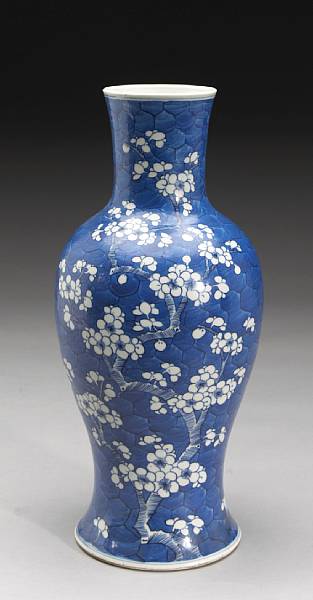 Appraisal: A blue and white porcelain vase with 'cracked ice and