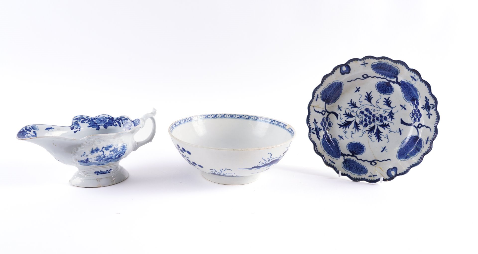 Appraisal: THREE PIECES OF WORCESTER BLUE AND WHITE PORCELAIN Circa -