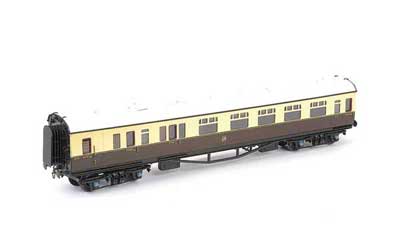 Appraisal: OO Gauge Kitbuilt GWR brown and cream Lawrence Scale Models