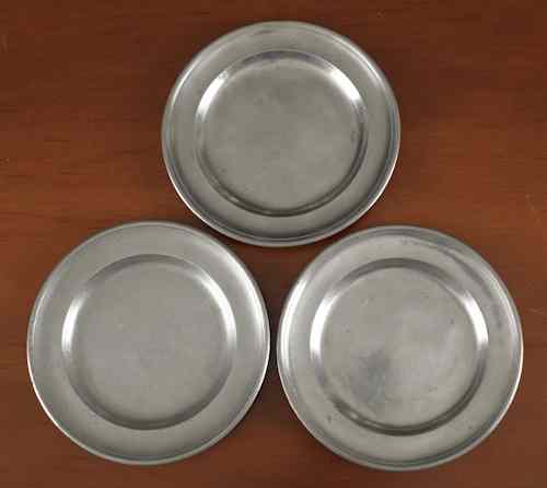 Appraisal: Two Meriden Connecticut pewter plates ca bearing the touch of