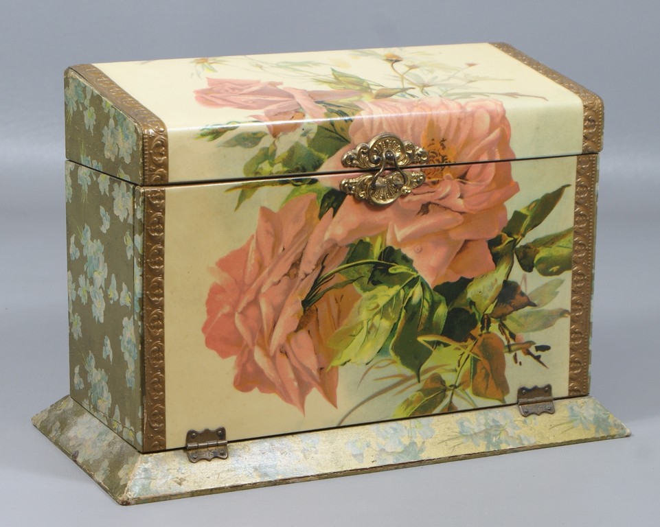 Appraisal: Victorian Celluloid and Paper Dresser Box with floral decoration front