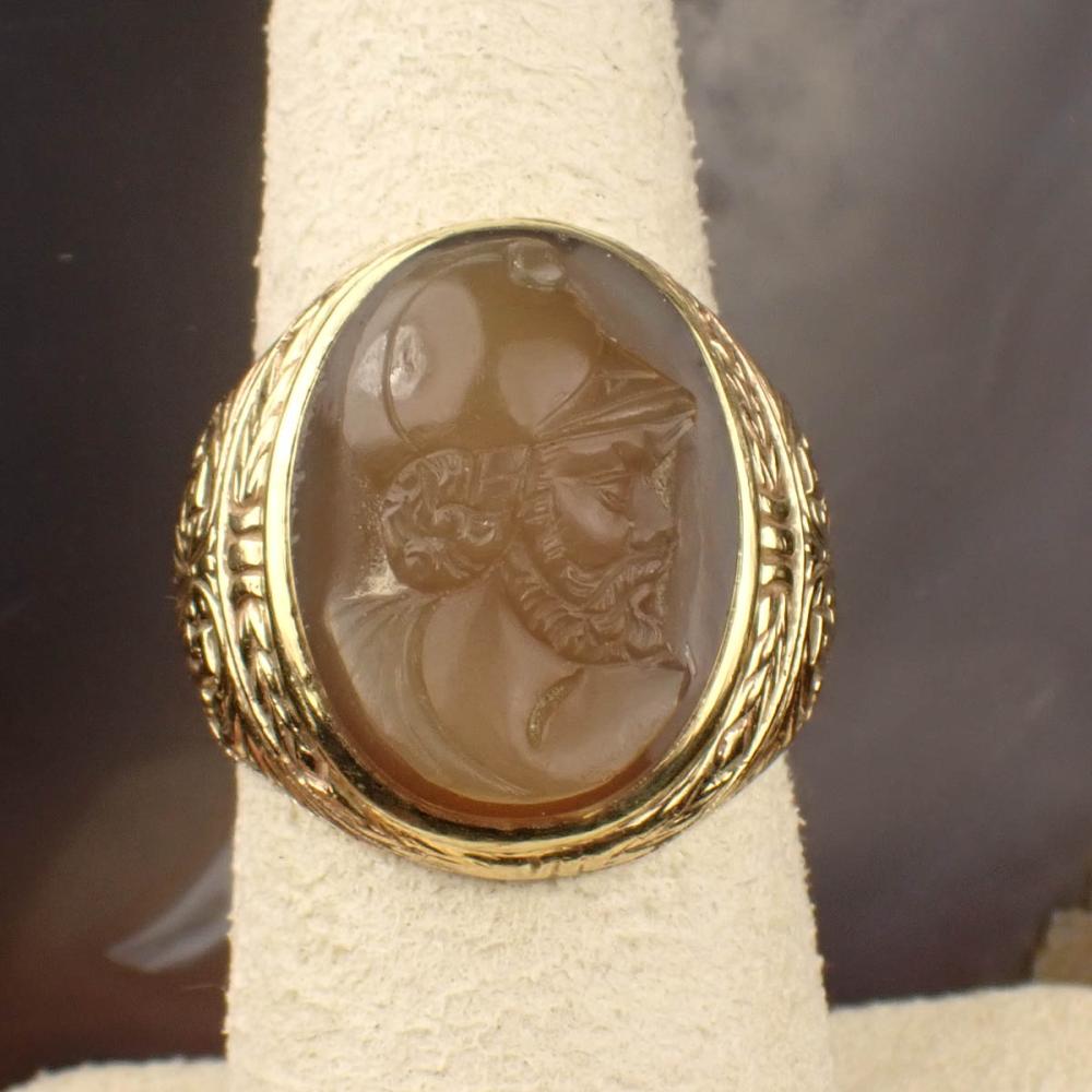 Appraisal: MAN'S AGATE CAMEO AND YELLOW GOLD RING The hand engraved