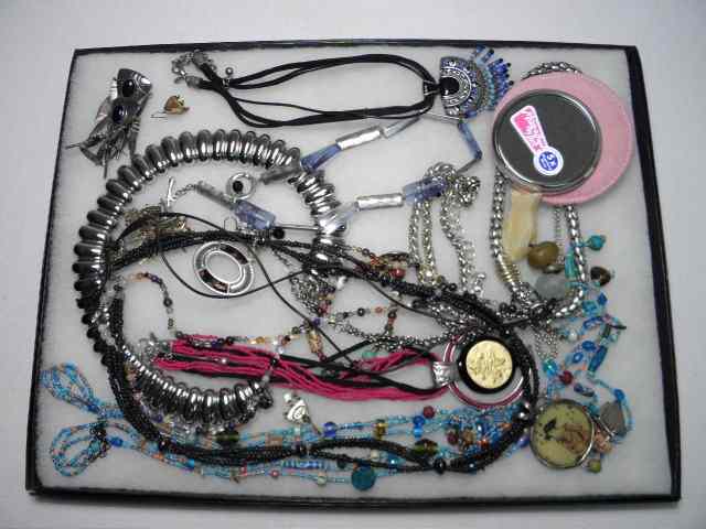 Appraisal: Lot of assorted ladies costume jewelry Includes many pieces by