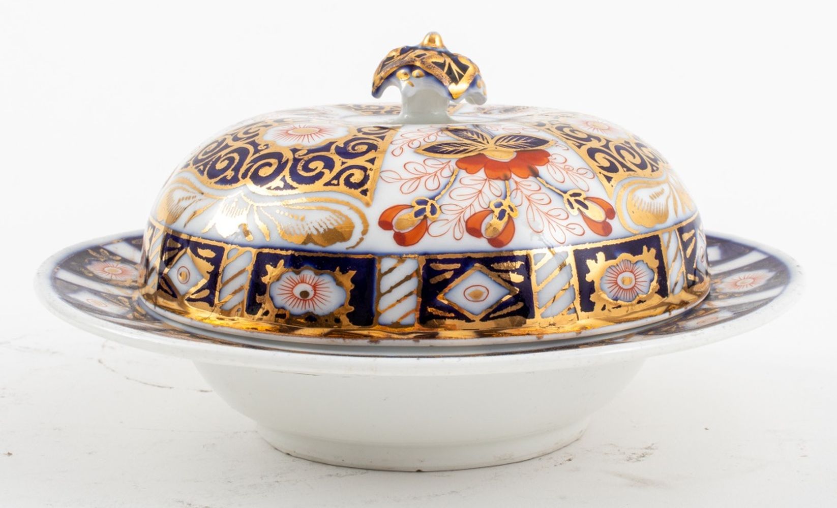 Appraisal: CONTINENTAL OLD IMARI COVERED BUTTER DISH Continental Old Imari Pattern