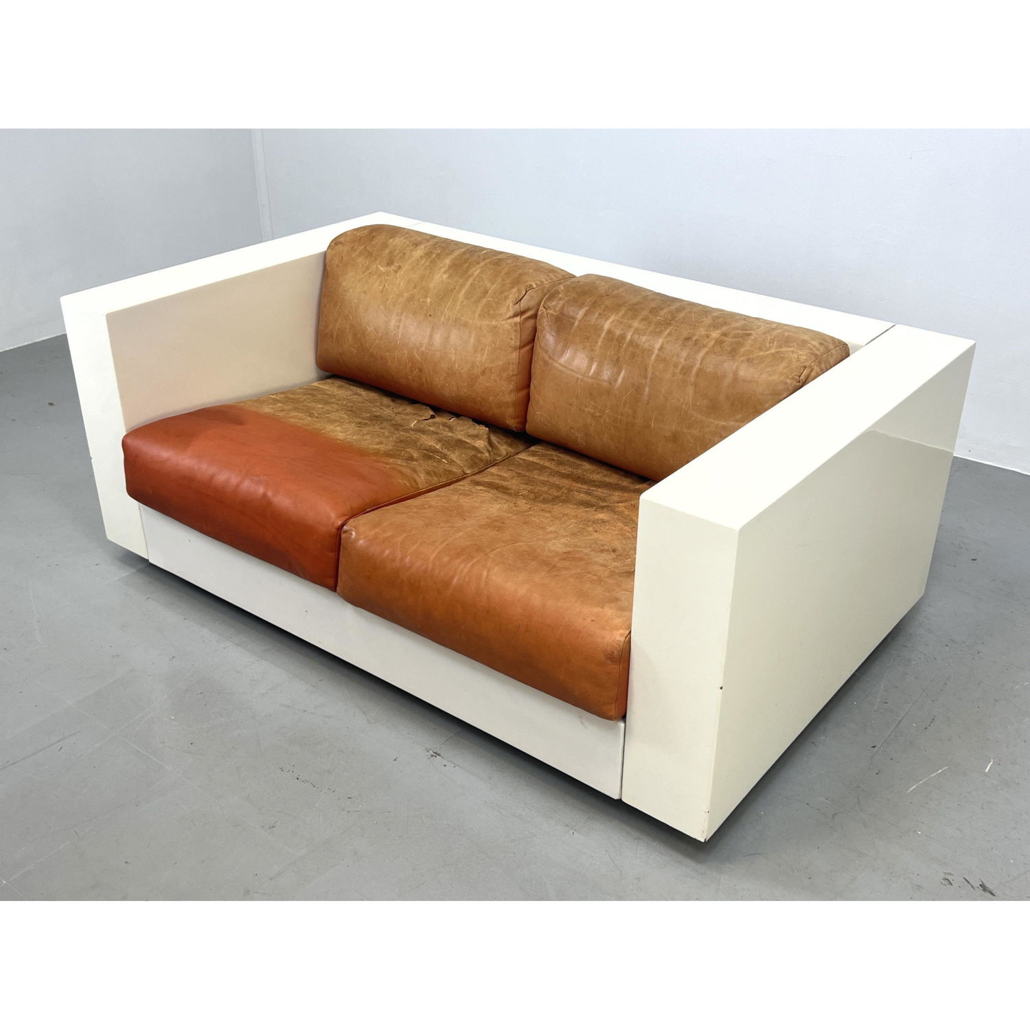 Appraisal: Massimo Vignelli Saratoga White Lacquer Loveseat Couch Leather Cushions Labeled