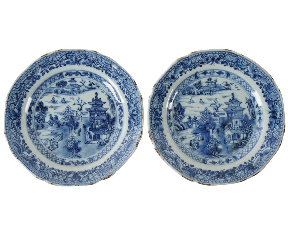 Appraisal: PAIR OF CHINESE EXPORT PORCELAIN PLATESeach unmarked Provenance The Estate