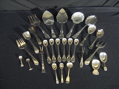 Appraisal: GROUP OF MOSTLY SILVER SERVING PIECES Including five various salt