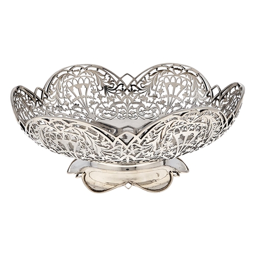 Appraisal: A George V saw pierced silver fruit bowl on scalloped