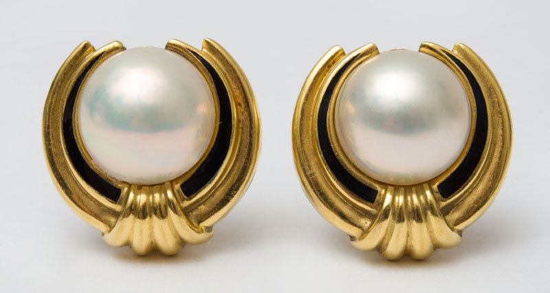 Appraisal: PAIR OF ITALIAN K GOLD MABE PEARL AND BLACK ENAMEL